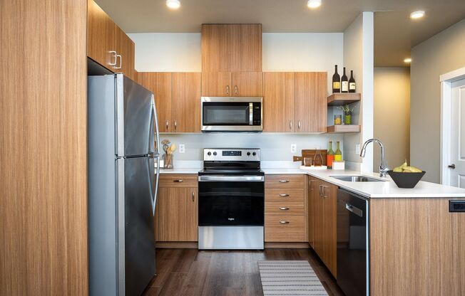 2 beds, 2 baths, 900 sqft, $1,535, Unit 4560-204