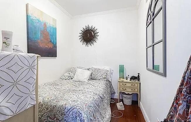 3 beds, 1 bath, $4,300, Unit 54