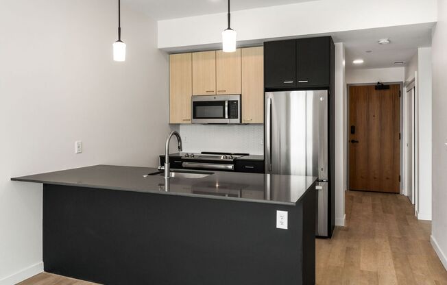 1 bed, 1 bath, 821 sqft, $1,750, Unit 616