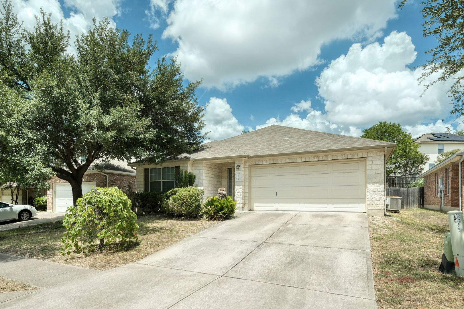 Beautiful 3/2/2 at Crossing At Onion Creek!