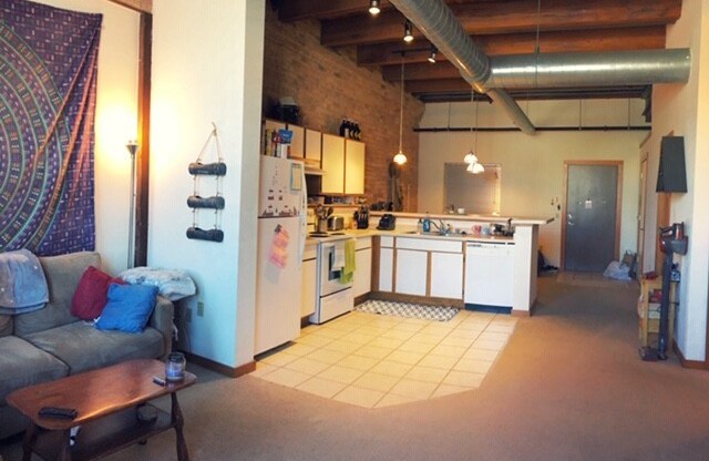 2 beds, 2 baths, 1,025 sqft, $1,975, Unit 317