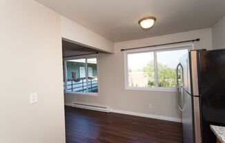 2 beds, 1 bath, 800 sqft, $1,595, Unit Unit 6