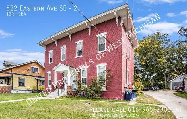 822 Eastern Ave SE