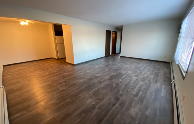 Spacious 2 bedroom 1 bathroom, pet friendly apartment