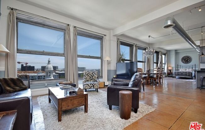 1 bed, 1 bath, 1,200 sqft, $3,300, Unit 806