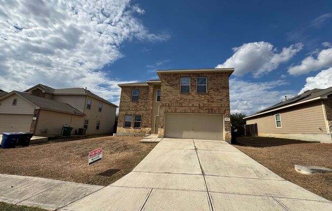 Move-In Special! Spacious 3BR Home with Large Private Yard in Mission Del Lago