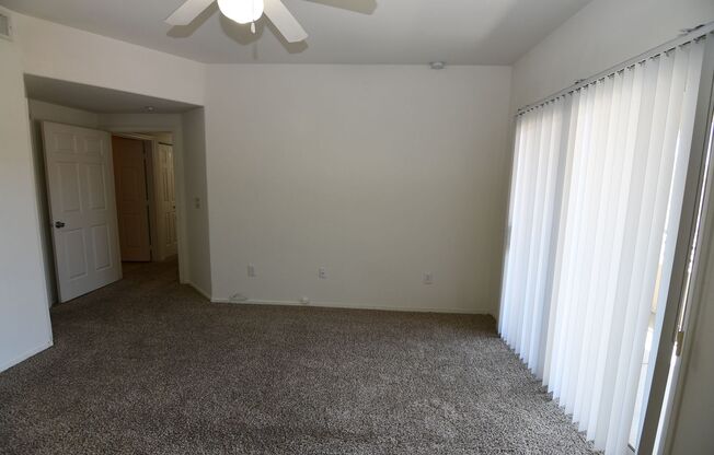 2 beds, 2 baths, $1,375, Unit Unit 1326