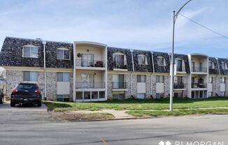 1825 NW Radial HWY Radial