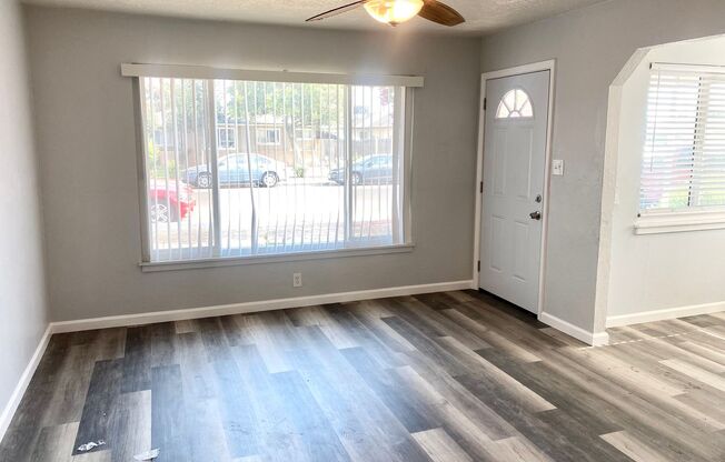 3415-3417 E Terrace Ave