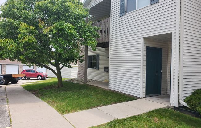 2 beds, 1 bath, 1,050 sqft, $1,259, Unit PL   7606