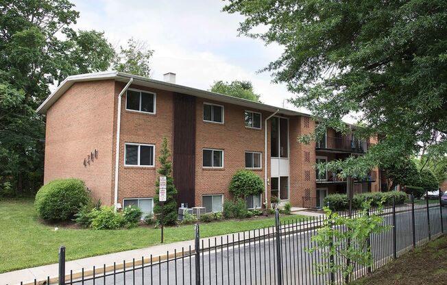 Columbia Courts Apartments