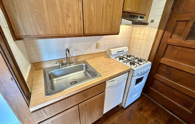 1 bed, 1 bath, 450 sqft, $1,795, Unit 520-E2