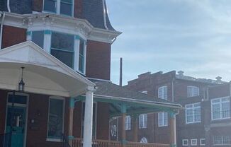 664 LINDEN AVE