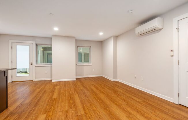 1 bed, 1 bath, 750 sqft, $1,595, Unit 105