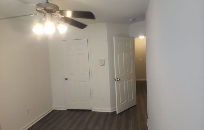 3 beds, 2.5 baths, $1,850