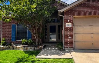 3 Bed/2 Bath House For Rent in Burleson ISD with Easy Access to I35