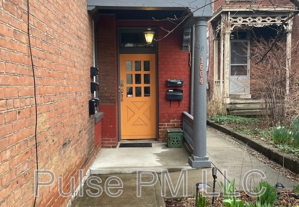 1604 GREENUP ST