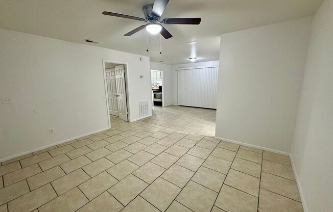 Spacious 4-Bedroom Home in Prime Orlando Location!