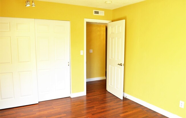 2 beds, 1 bath, $1,845, Unit Unit E-29