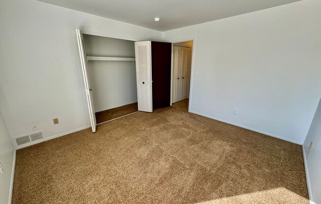 2 beds, 1 bath, 1,000 sqft, $1,295, Unit 617 Flint Rd. #6