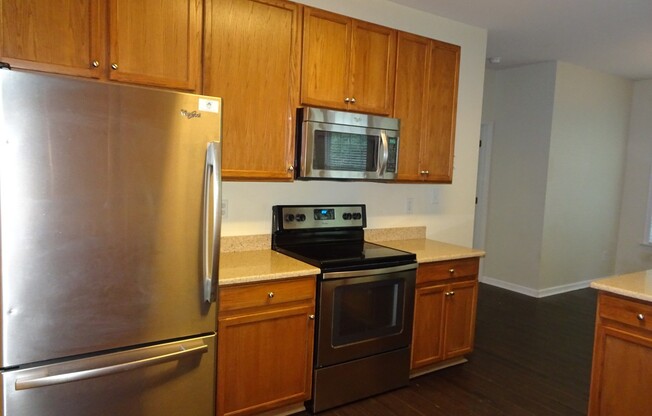 3 beds, 2.5 baths, $2,500