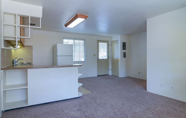 1 bed, 1 bath, $1,050, Unit 751