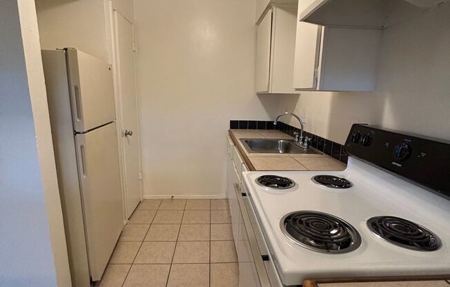1 bed, 1 bath, 570 sqft, $1,249, Unit OPA-221