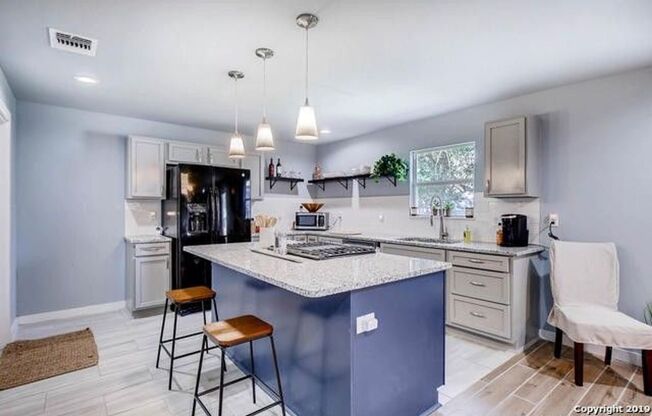 Adorable 3 bedroom 2 bath Minutes from N St. Marys!! Completely updated!