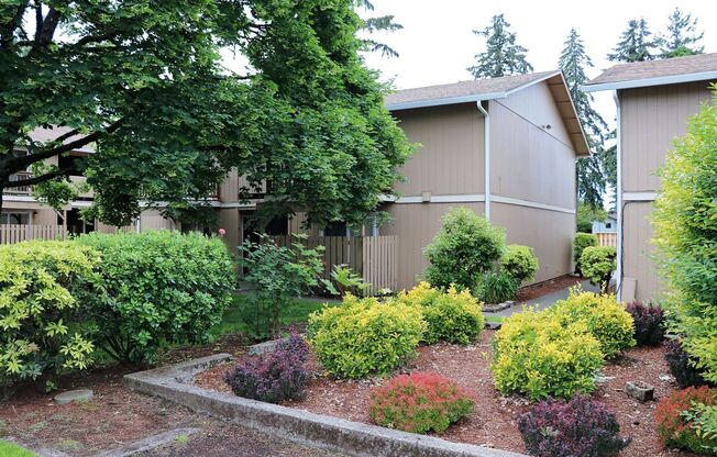 2 beds, 1 bath, 766 sqft, $1,695, Unit 34