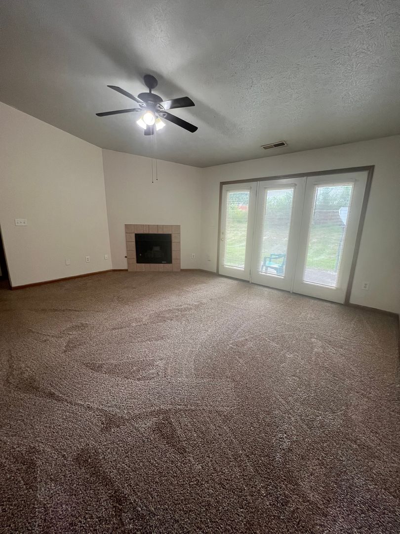 3521/3523 E Thornhill Circle