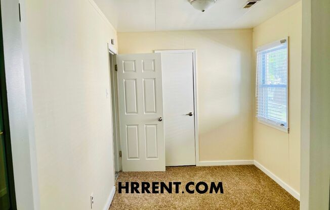 3 beds, 1 bath, $1,650