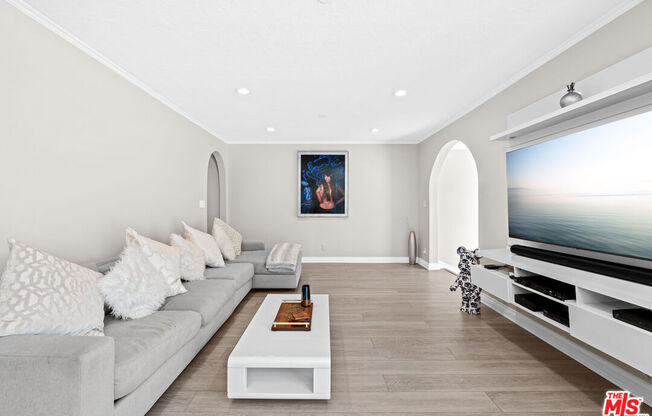 15042 VALLEYHEART DR