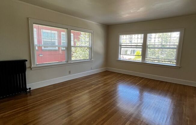 1 bed, 1 bath, $1,200, Unit E100