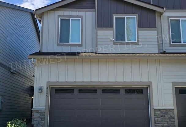 *1/2 OFF 1ST MONTH'S RENT*  Beautiful Newer Construction 3bd 2.5ba Townhouse in Ridgefield With 2 Car Garage, Fenced Backyard & Air Conditioning!