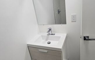 Studio, 1 bath, $1,000, Unit 15