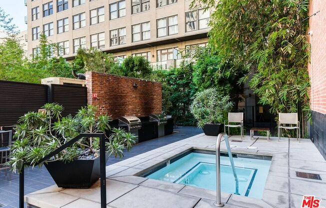 1 bed, 1 bath, 810 sqft, $2,500, Unit 301