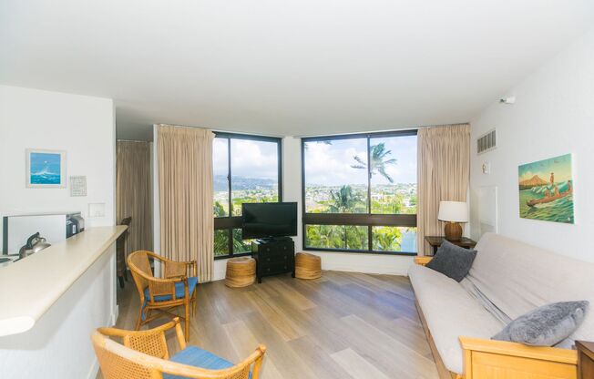 Liliuokalani Gardens 1b1b1pkg King Tower,