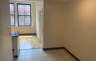 1 bed, 1 bath, $1,600, Unit Unit 5