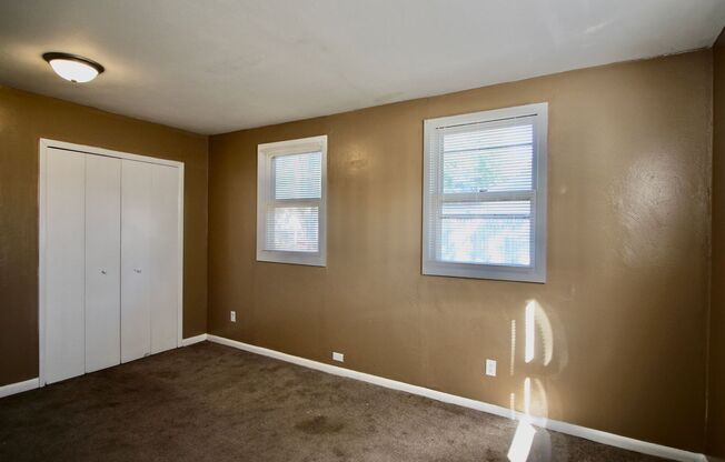 3 beds, 1 bath, $1,295