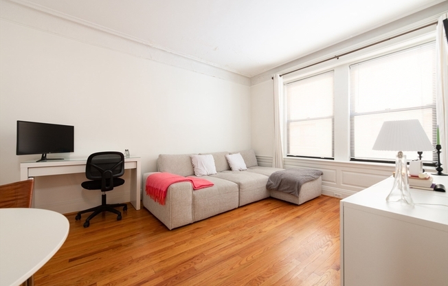 1 bed, 1 bath, 643 sqft, $2,800, Unit 206