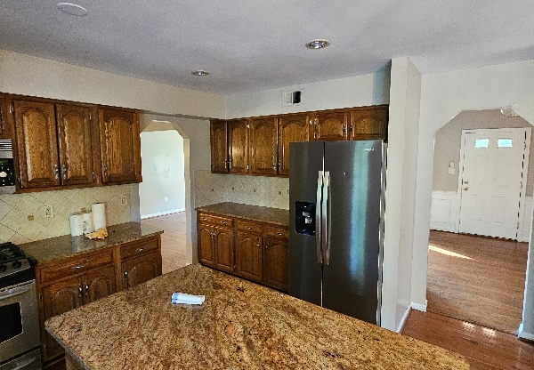 2305 HOLLY SPG DR