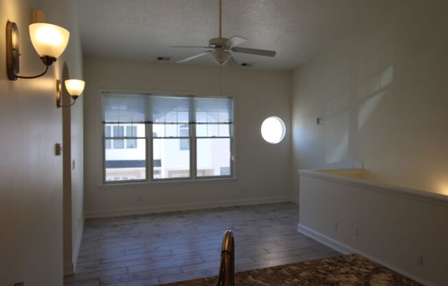 1 bed, 1 bath, 860 sqft, $1,600, Unit 202-05UP