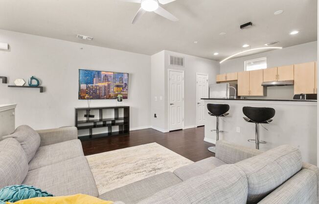 Flats on Wilson 2 Bed 2 Bath Townhome