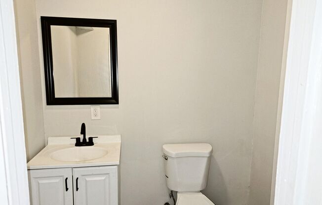 Studio, 1 bath, $1,200, Unit 4 - Premium