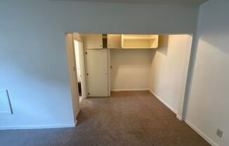 Studio, 1 bath, $950, Unit 106