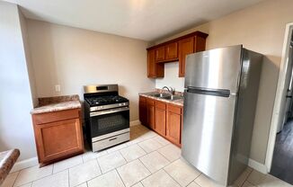 4 beds, 1 bath, $1,595, Unit Unit #2