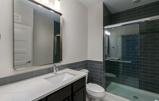 2 beds, 2 baths, $1,725, Unit 1050 N 4th St. Apt. 305