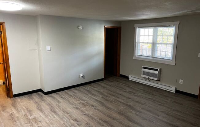 1 bed, 1 bath, 450 sqft, $1,125, Unit 17