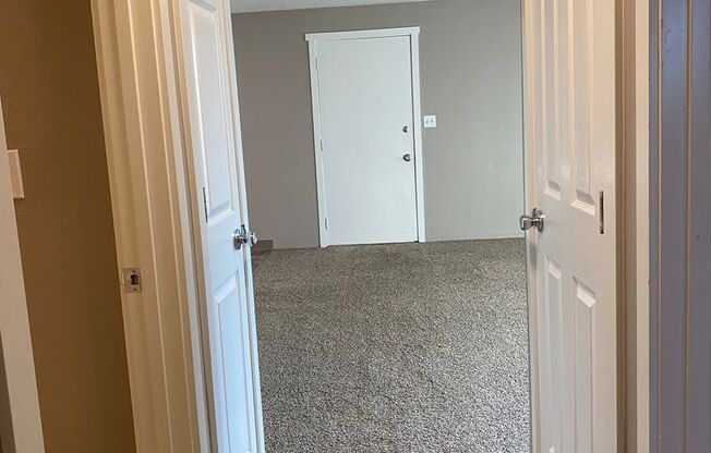 2 beds, 1 bath, 830 sqft, $1,220, Unit J-230