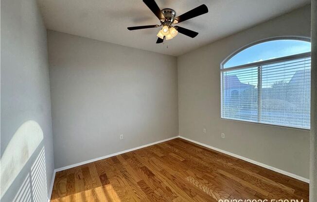 3 beds, 2 baths, $1,445, Unit # 4822